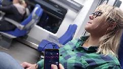 Telecomando il mio orgasmo sul treno